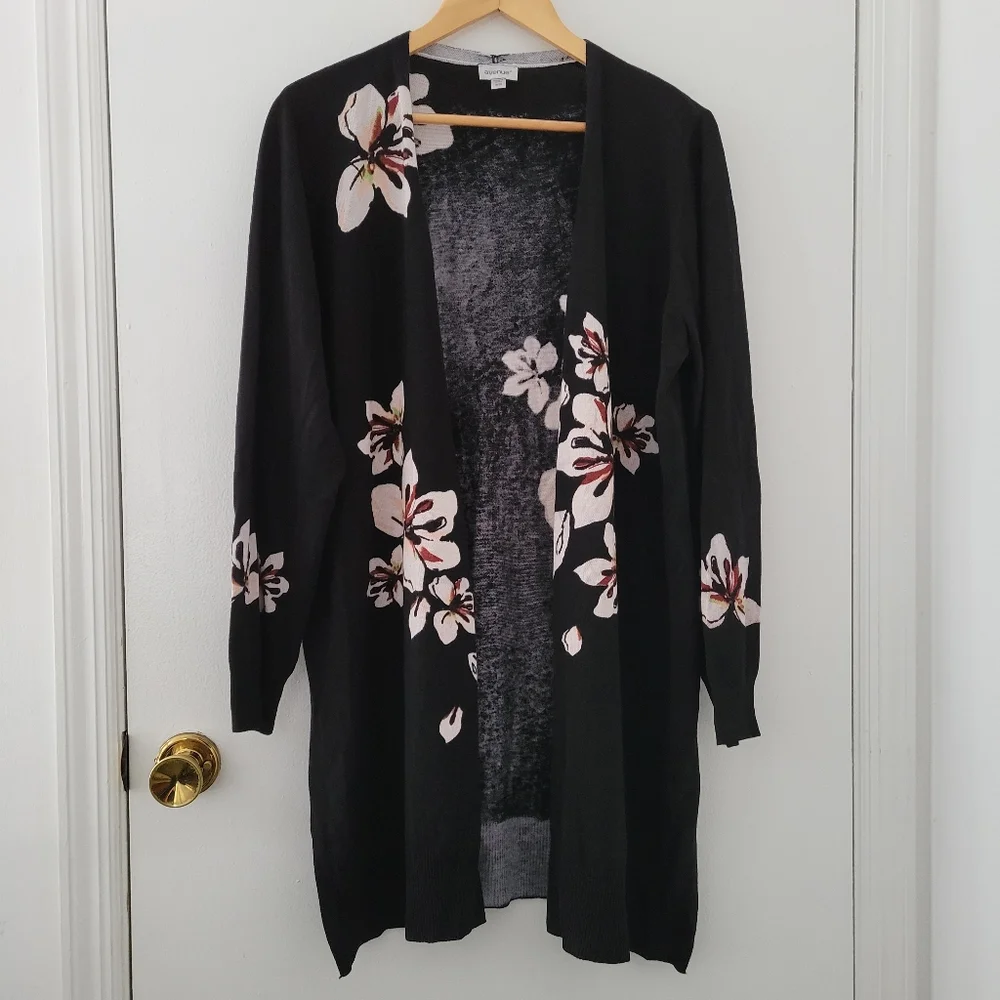Avenue || (18/20)  Black Floral Print Open Front Sweater Cardigan - Picture 2 of 4